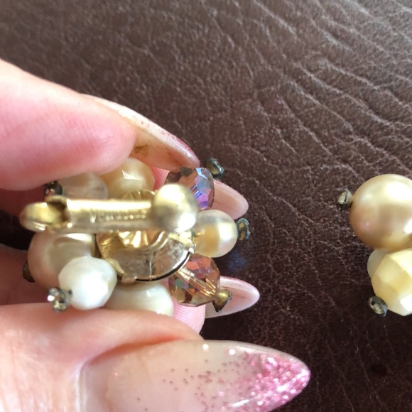 Vintage Vendome clip on crystal and faux pearl earrings mid century OS - Picture 4 of 6